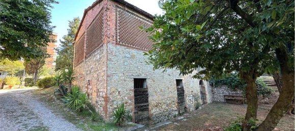 120m² Commercial property in Perugia, Italy No. 120284 2