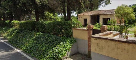 120m² Commercial property in Perugia, Italy No. 120284 3