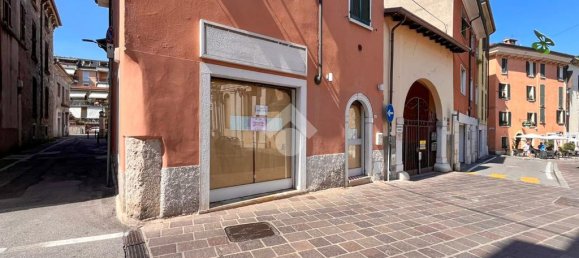 2 rooms Commercial property in Desenzano del Garda, Italy No. 271790 10