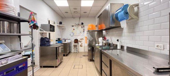 2 rooms Commercial property in Desenzano del Garda, Italy No. 271790 18