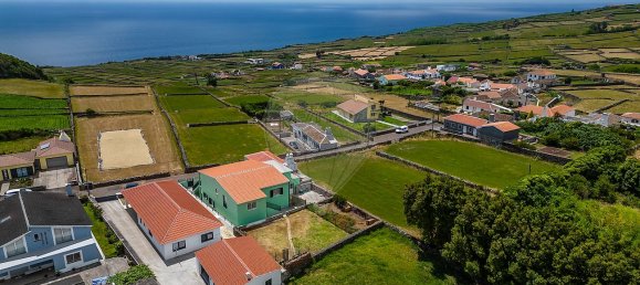 3 bedrooms House in Angra do Heroismo, Portugal No. 35498 20