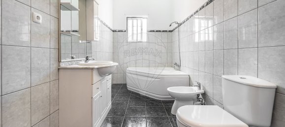 3 bedrooms House in Angra do Heroismo, Portugal No. 35498 9