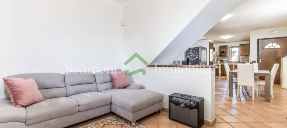 2 Schlafzimmer Haus in Pomezia, Italy, Nr. 319115 12