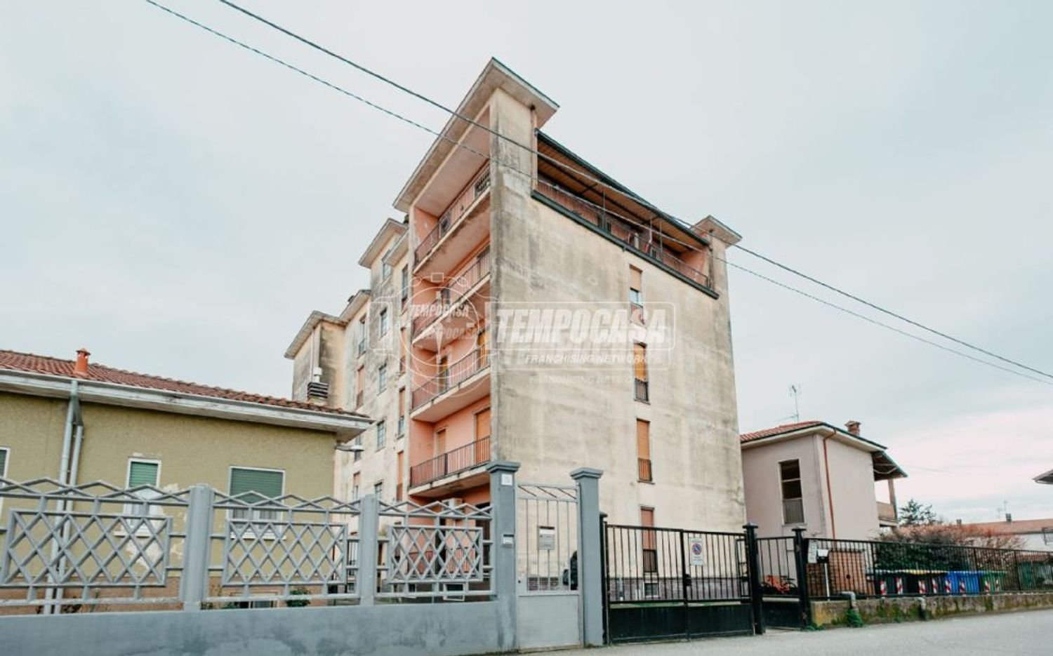Apartamento de 2 habitaciónes en Cassolnovo, Italy No. 310654