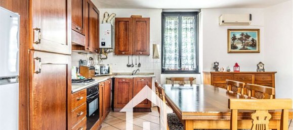 3-salle Appartement à Legnano, Italy No. 331518 8