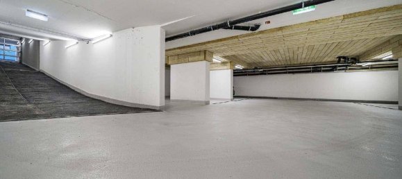  Parking in Rudolfsheim-Funfhaus, Austria No. 122231 2