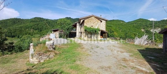 4 bedrooms House in Corte Brugnatella, Italy No. 303308 10