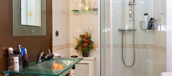 5 bedrooms House in L'Hospitalet de Llobregat, Spain No. 168031 14