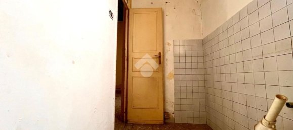 4 rooms Apartment in Palermo, Italy No. 161980 6