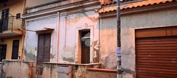 4 rooms Apartment in Palermo, Italy No. 161980 2