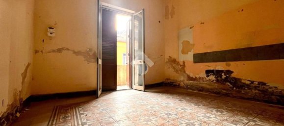4 rooms Apartment in Palermo, Italy No. 161980 3