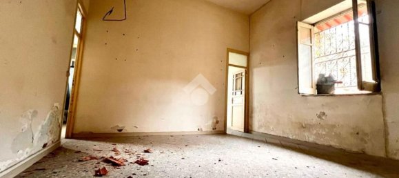 4 rooms Apartment in Palermo, Italy No. 161980 8