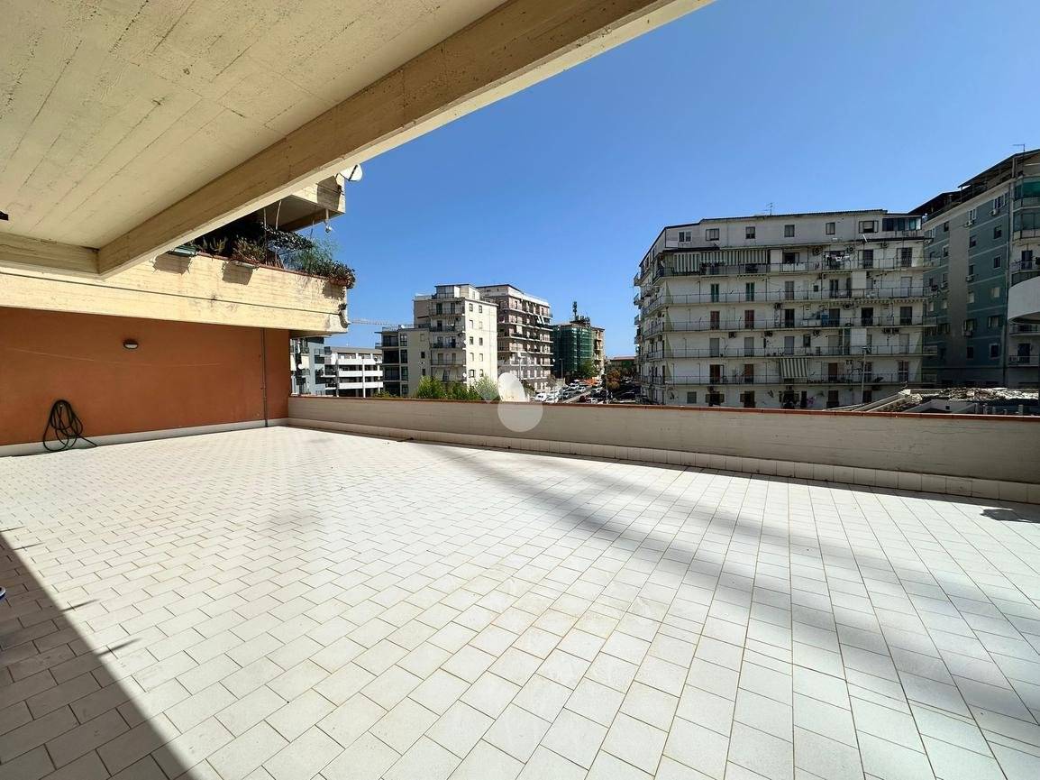 4 bedrooms Apartment in Crotone, Italy No. 345154