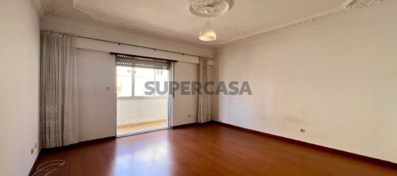3 bedrooms Apartment in Lisbon, Portugal No. 316313 4