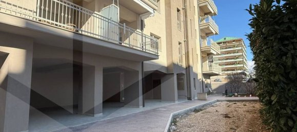 3 rooms Apartment in Avezzano, Italy No. 22034 25
