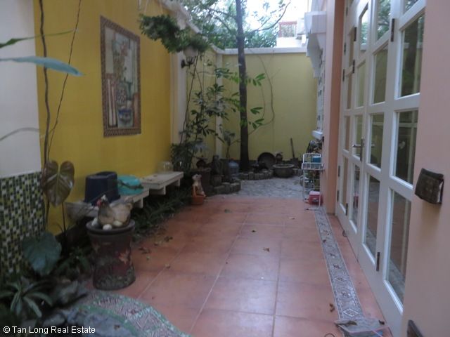 4 bedrooms Villa in Tay Ho, Vietnam No. 4593