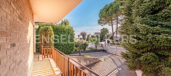 4 bedrooms Villa in Correzzana, Italy No. 126177 12