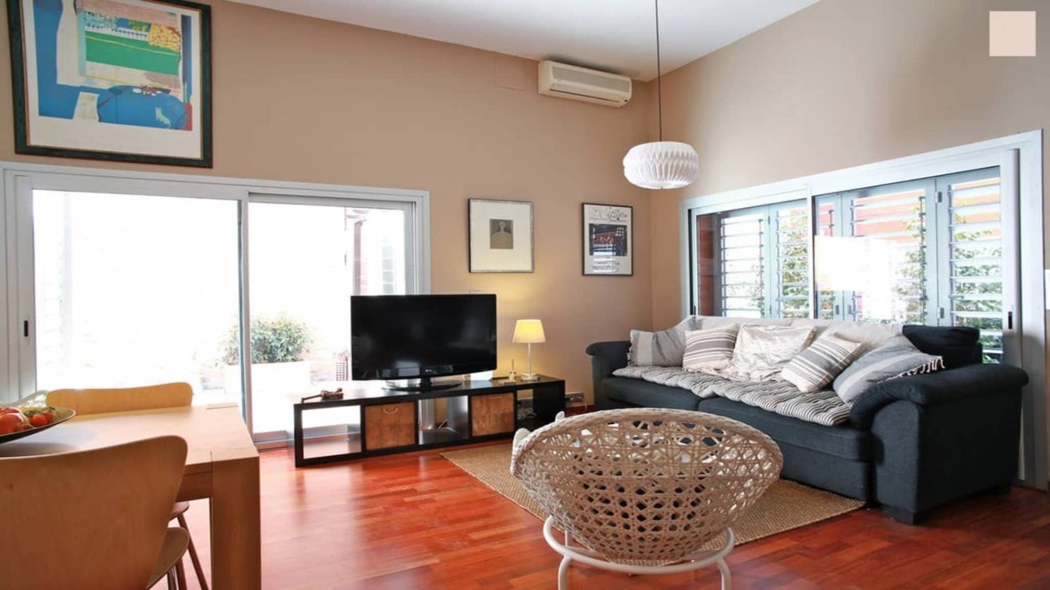 Dúplex de 1 dormitorio en Ciudad Vieja, Spain No. 239813