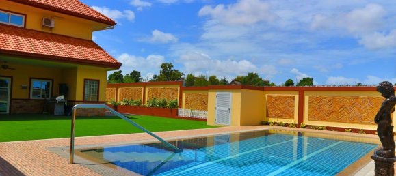 4 dormitorios villa en venta en Pattaya, Chonburi, Eastern Thailand, Thailand № 173523 4