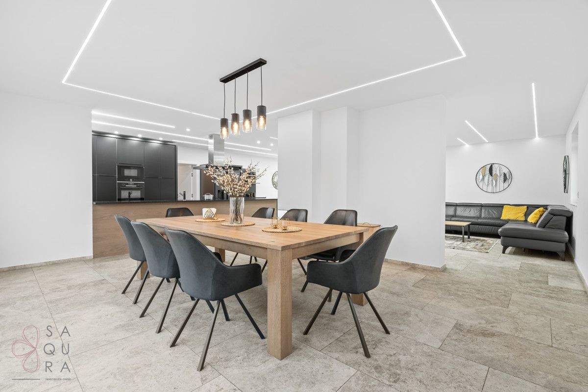 Дом с 8 комнатами в Швехат, Австрия № 143657