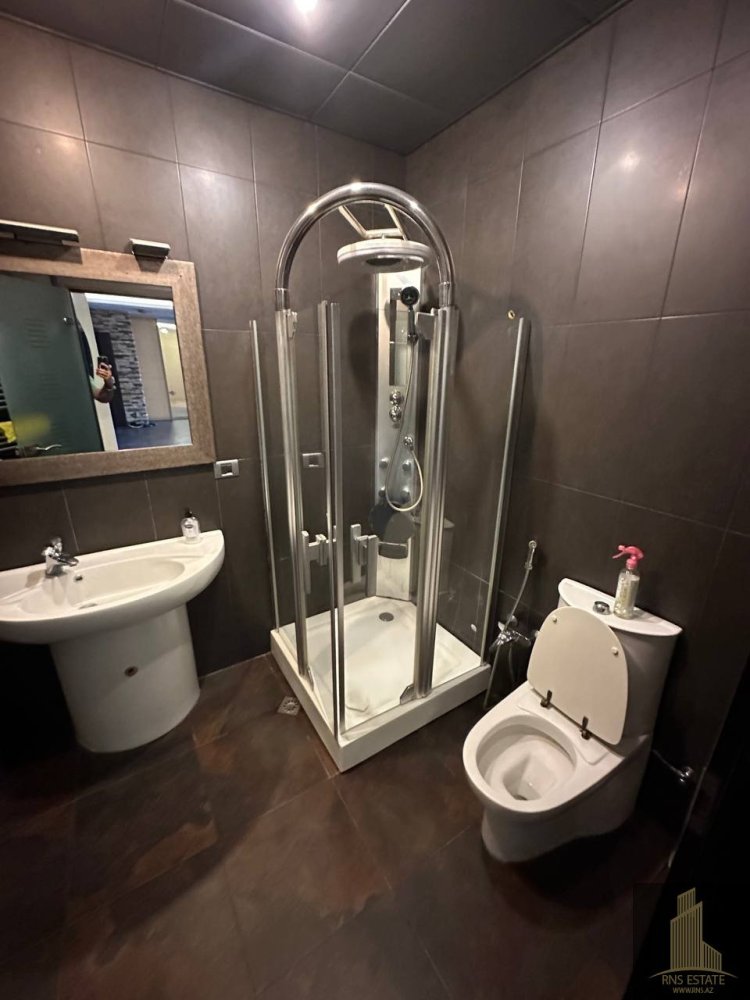 5 غرف نوم شقة في Nasimi, Azerbaijan رقم 1561