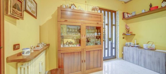 Apartamento de 2 dormitorios en Cassano Magnago, Italy No. 150068 17