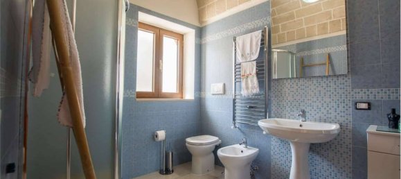 Casa de 5 habitaciónes en San Michele Salentino, Italy No. 154397 13