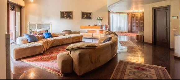 5 bedrooms Villa in Fagnano Olona, Italy No. 355771 3