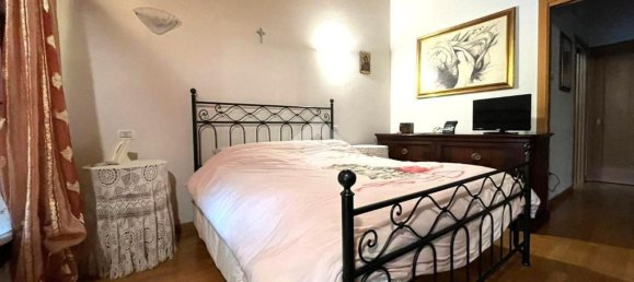 Дом с 5 комнатами в Видор, Италия № 290413 2