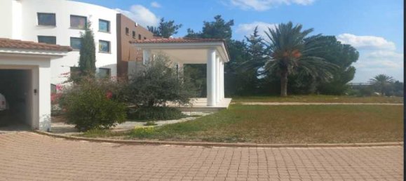 3 bedrooms Commercial property in Latsia, Cyprus No. 20101 6