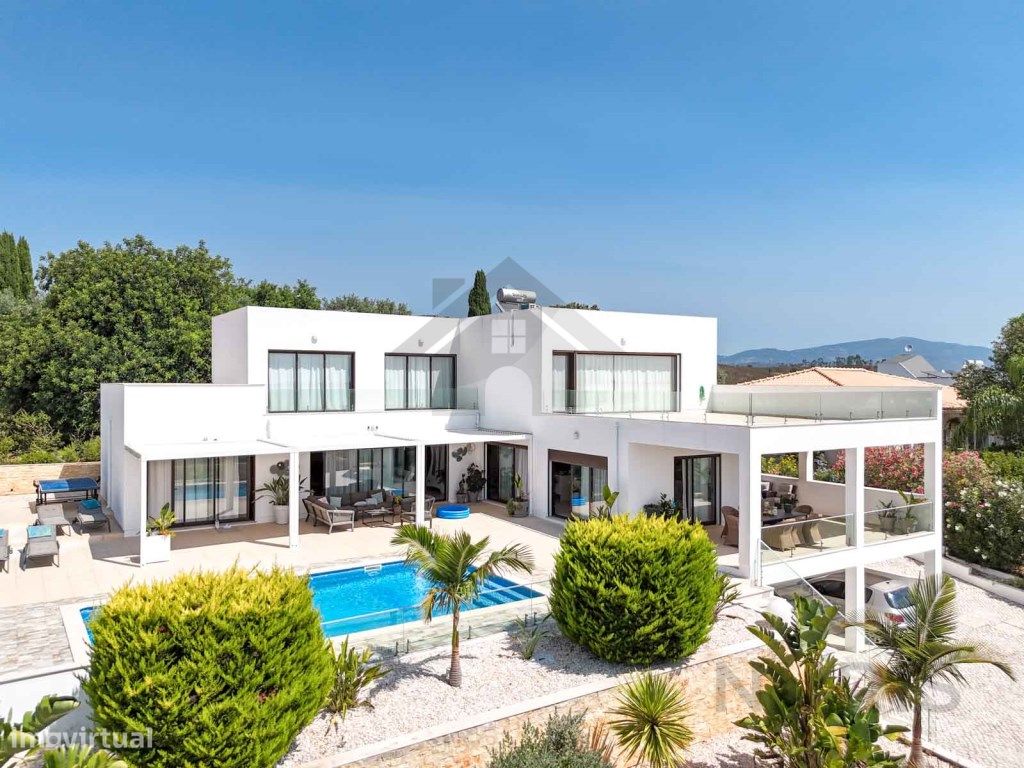 4 bedrooms House in Mexilhoeira Grande, Portugal No. 251153