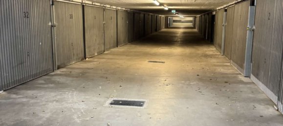 Parkplatz in München, Germany, Nr. 289681 3