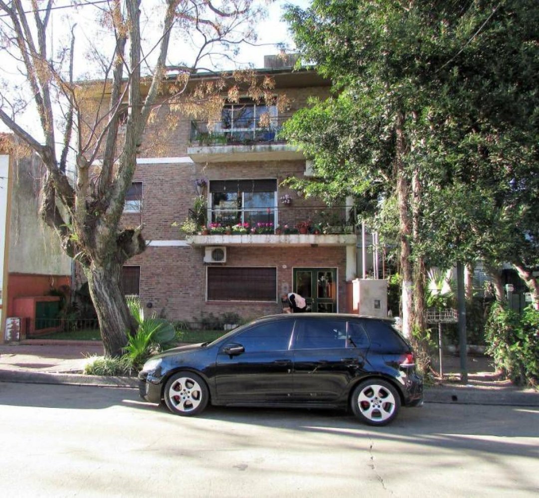 Apartamento de 2 dormitorios en San Isidro, Argentina No. 19033