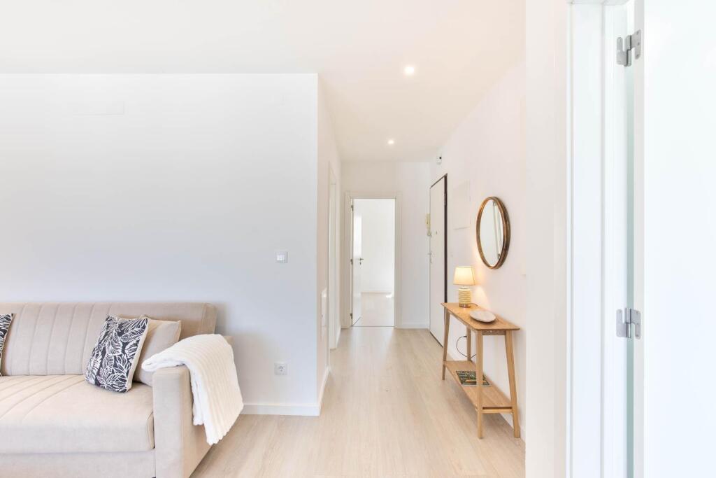 3 bedrooms Apartment in Lisbon, Portugal No. 267691