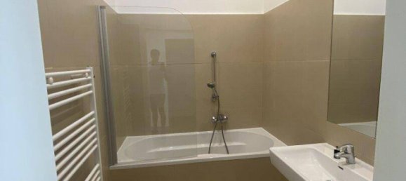 Квартира с 2 комнатами в Альзергрунд, Австрия № 159094 5