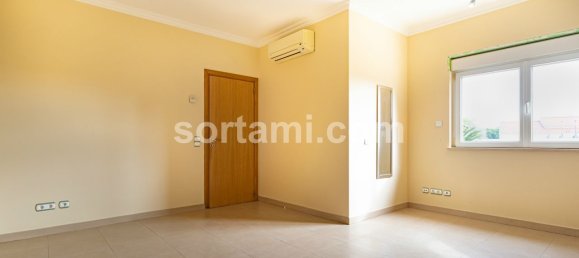 Дом с 4 спальнями в Лоле, Португалия № 127805 32