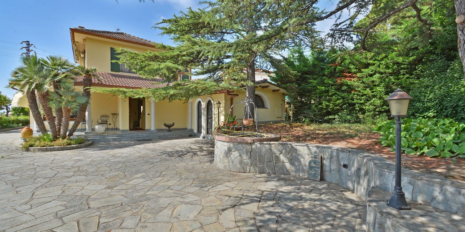 7-Zimmer Villa in Sanremo, Italy, Nr. 115283