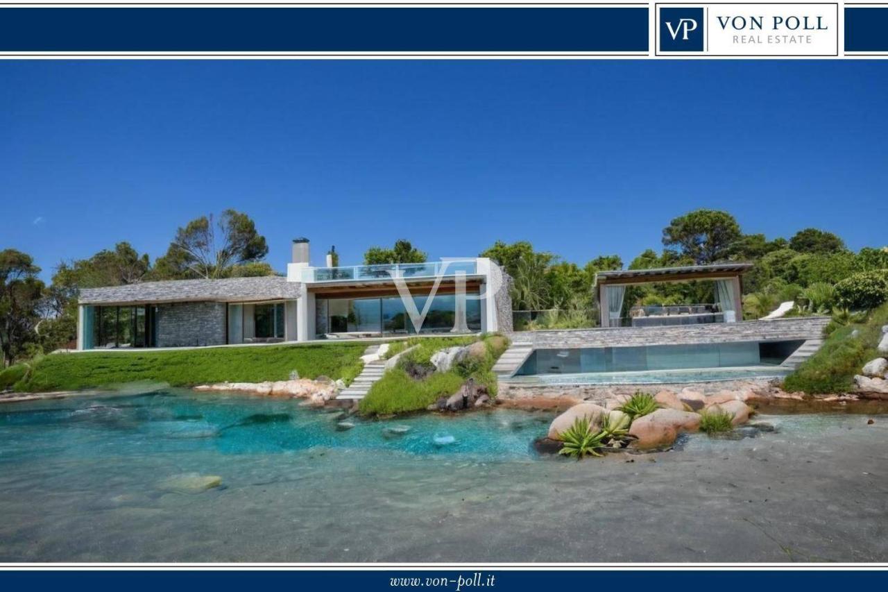 8 rooms Villa in Olbia, Italy No. 33688