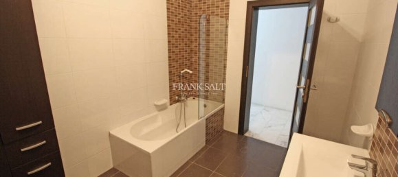 4 chambres Appartement à Sliema, Malta No. 8604 3