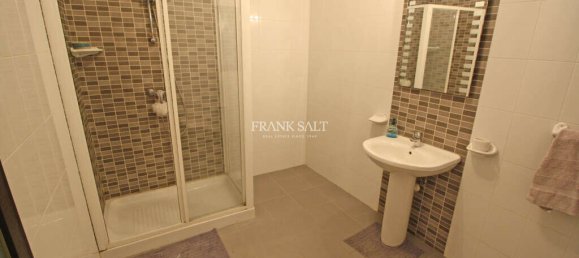 4 chambres Appartement à Sliema, Malta No. 8604 21