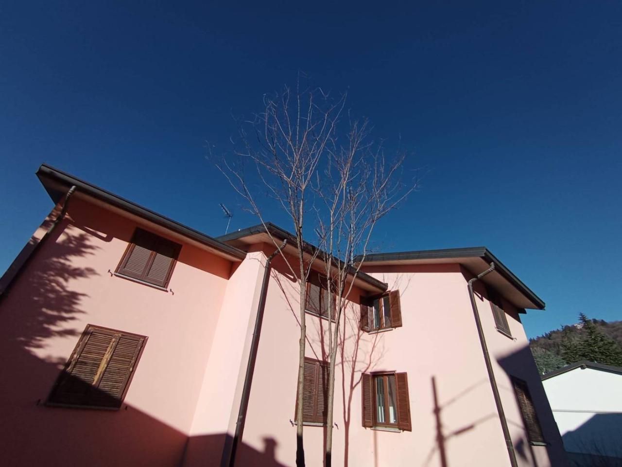 4-Zimmer Haus in Brunate, Italy, Nr. 153459