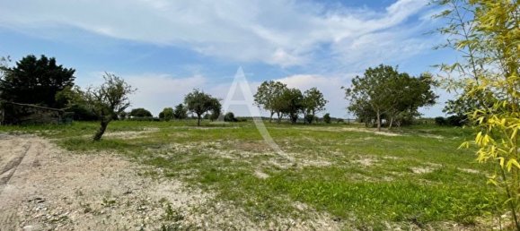 4 rooms House in Genille, France No. 83926 9