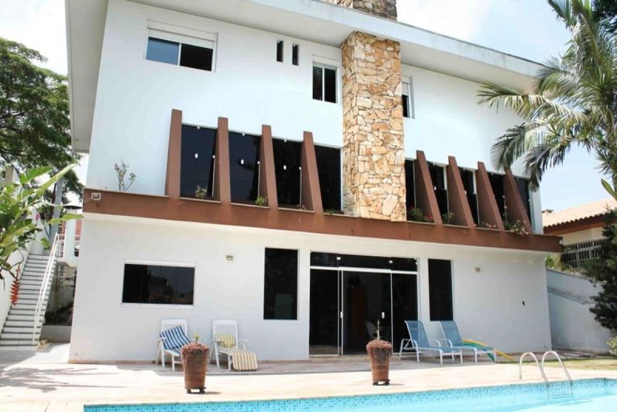 Casa de 4 dormitorios en Sao Paulo, Brazil No. 515763