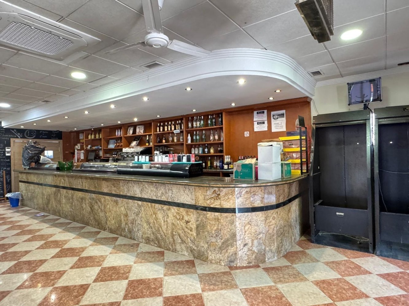  عقار تجاري في Lorca, Spain 170متر مربع رقم 164477