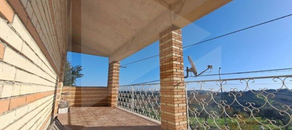 Villa de 6 divisões em Monteodorisio, Italy N.º 20405 24