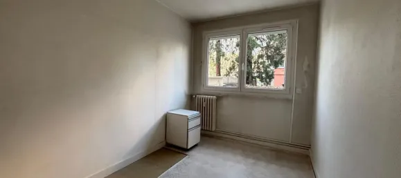 Квартира с 3 комнатами в Сент-Этьен, Франция № 273017 5