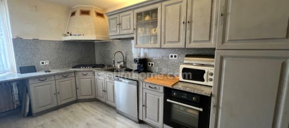 Apartamento de 3 dormitorios en Hayange, France No. 157337 2