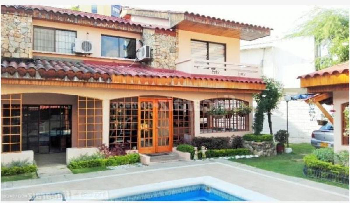 3 bedrooms House in Guadalajara de Buga, Colombia No. 5638