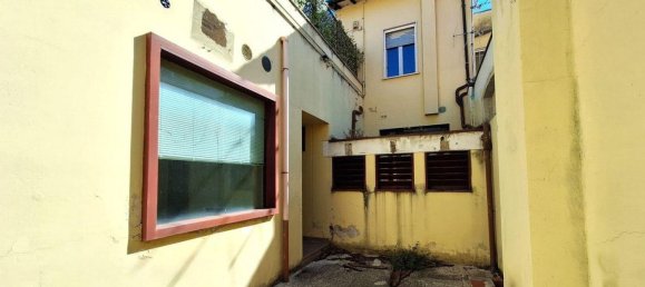 Büro in Spoleto, Italy 373m², Nr. 51637 7