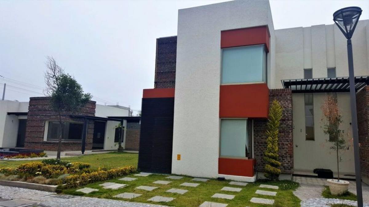 Casa de 3 dormitorios en San Mateo Atenco, Mexico No. 217533